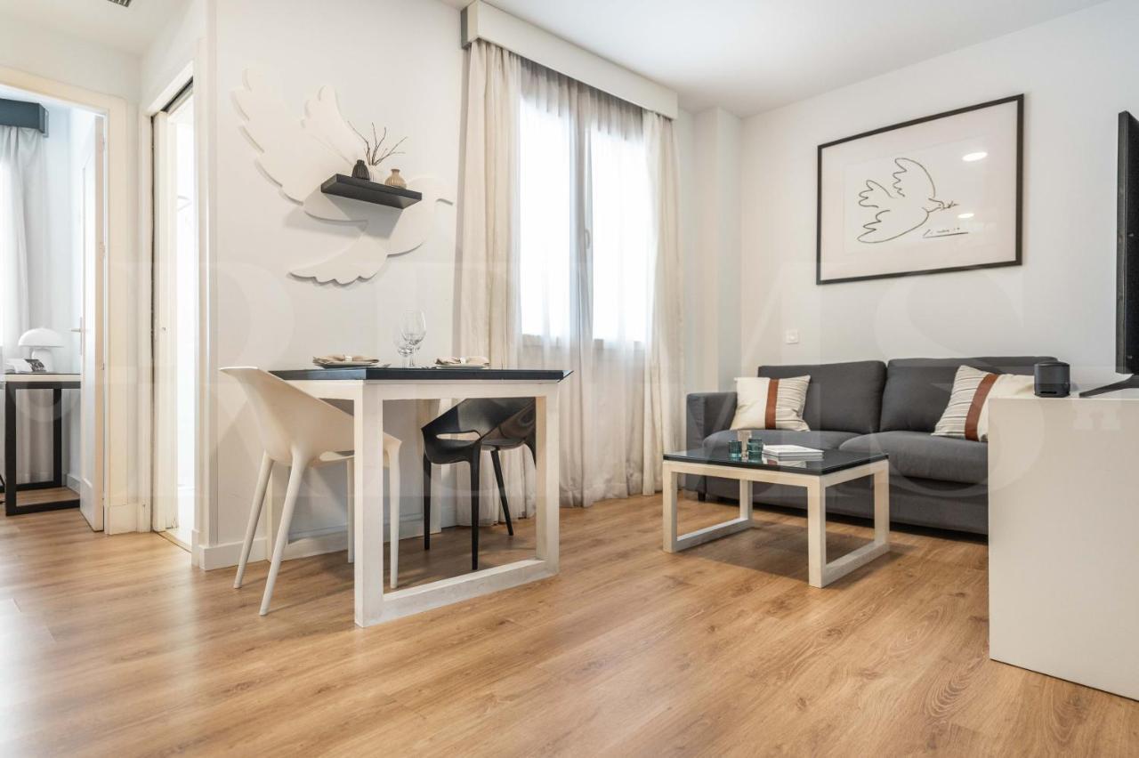Inviting Duplex In Front Of Picasso Museum By Rems Apartment Malaga Luaran gambar