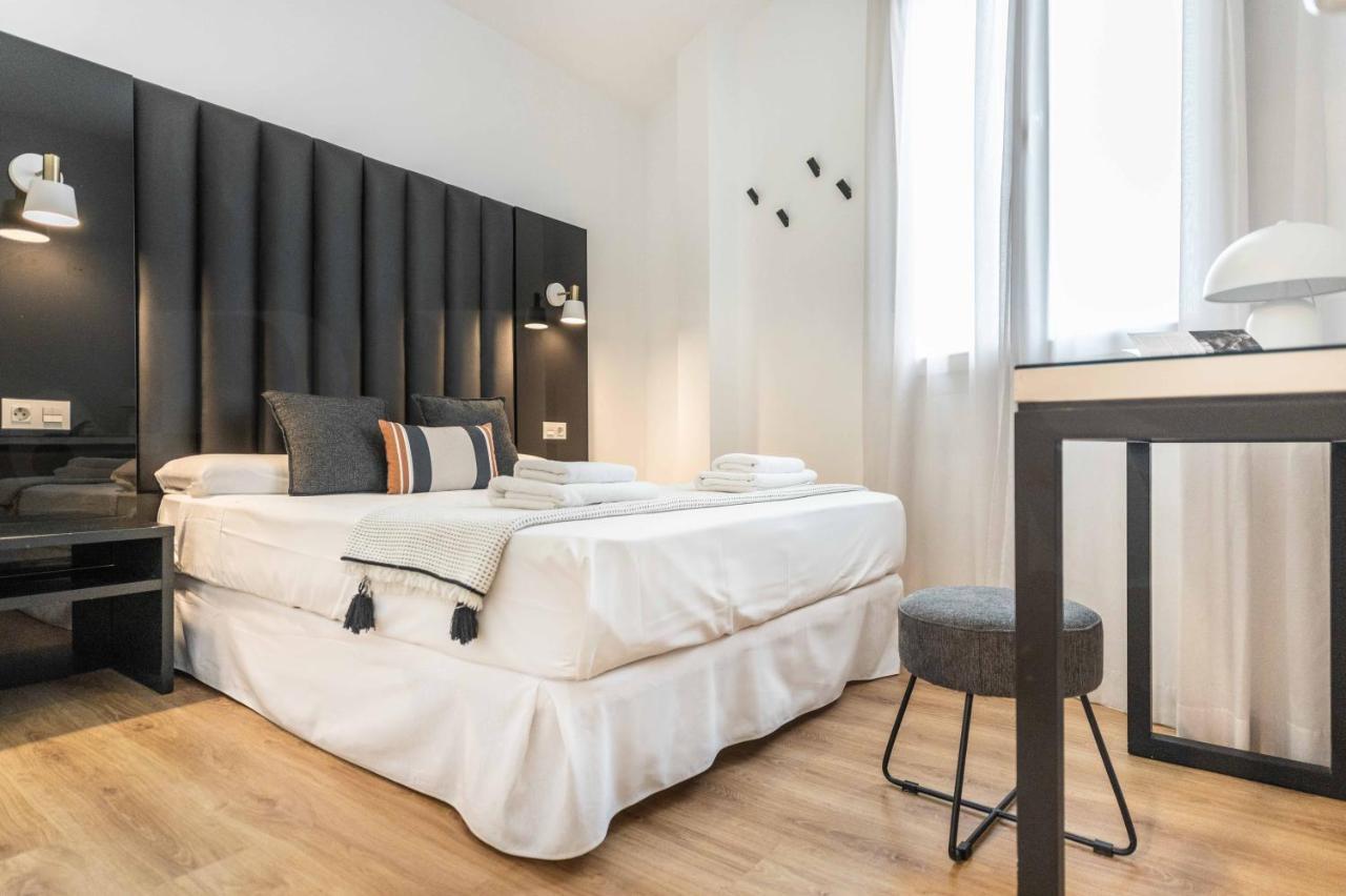 Inviting Duplex In Front Of Picasso Museum By Rems Apartment Malaga Luaran gambar